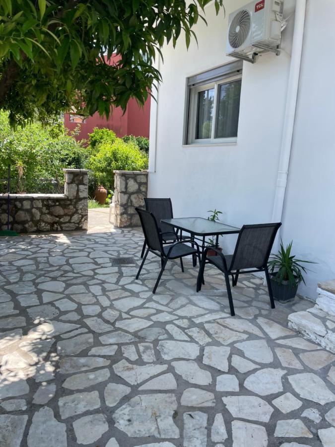 Sunshine Apartments And Rooms นิเกียนา ภายนอก รูปภาพ